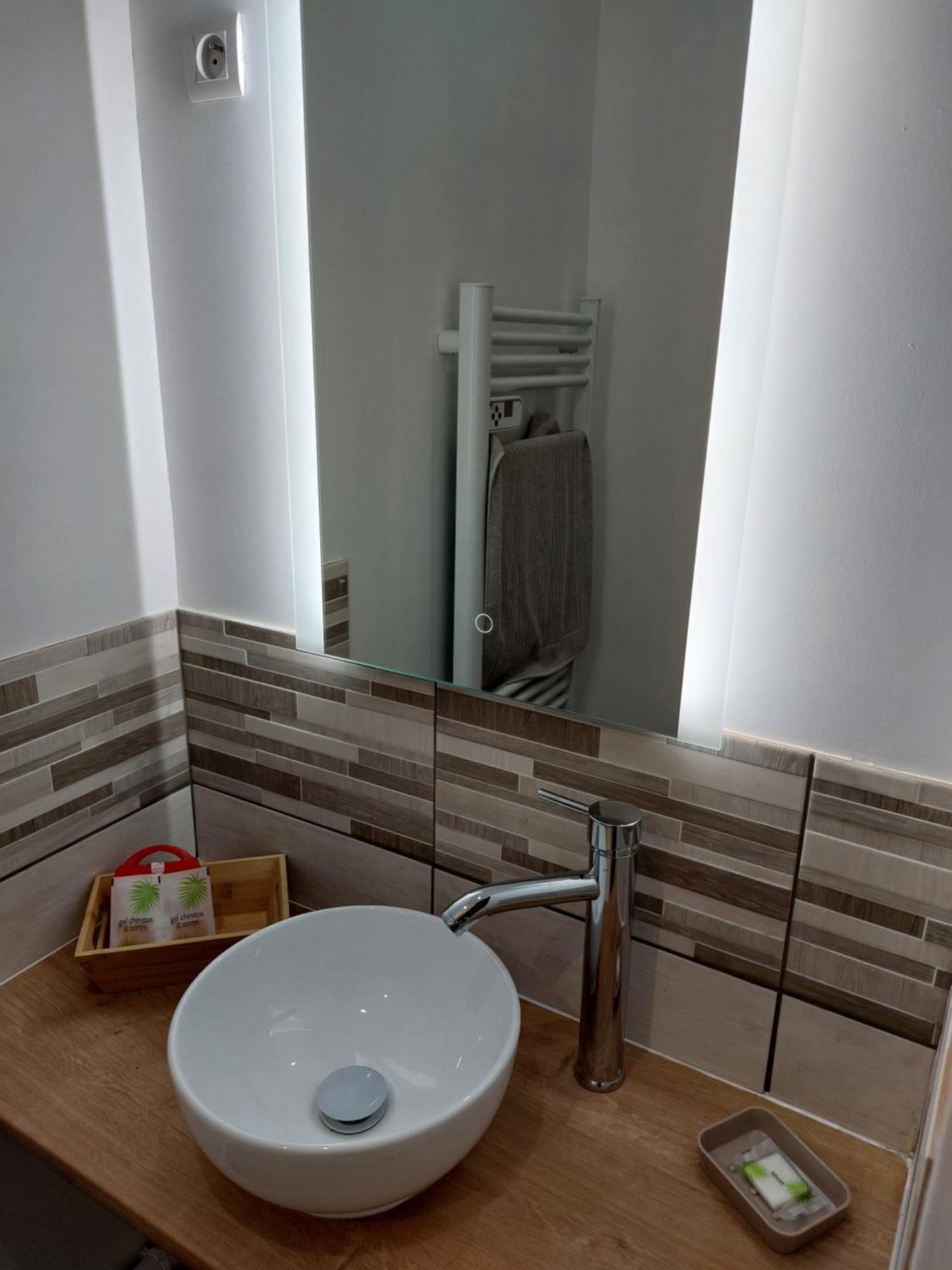 Studio Refait A Neuf Clos Saint Genest Manzat ภายนอก รูปภาพ